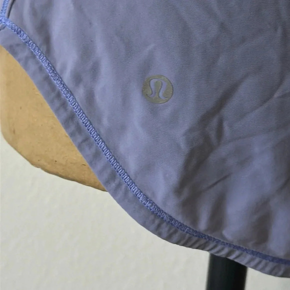 Lululemon Sculpt tank top size 4 Light blue color great pre owned condition. - Picture 8 of 8